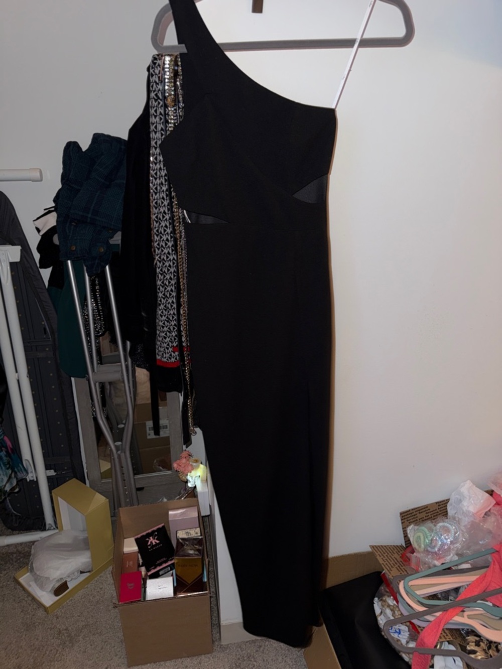 Elegant Black One-Shoulder Evening Dress
